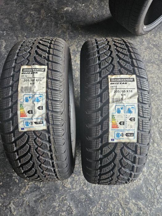 Opony zimowe 205/60/16 Bridgestone lblizzak lm 32