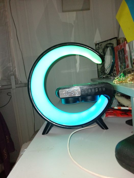 Светильньк портативная bluetooth колонка часы, Беспроводное зарядное