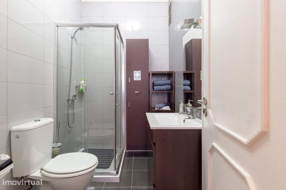 Apartamento T1 no Bonfim com varanda e elevador