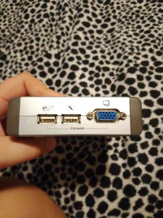 Продам робочий  D-Link 4-Port KVM