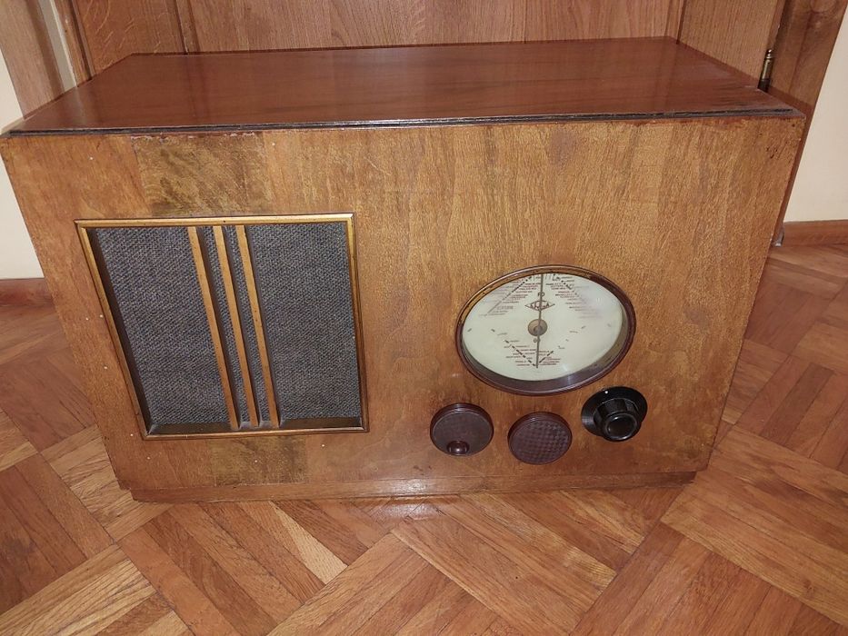 Stare belgijskie radio lampowe Erga 6