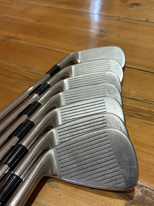 Conjunto Completo de Tacos de Golfe - Ferros, Driver, Wedge e Putter