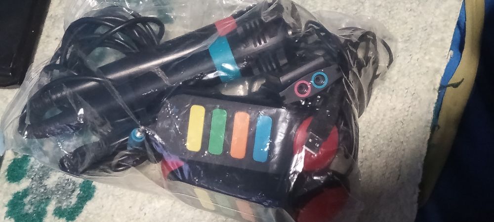 Comando da PlayStation e Xbox a funcionar no pormenor