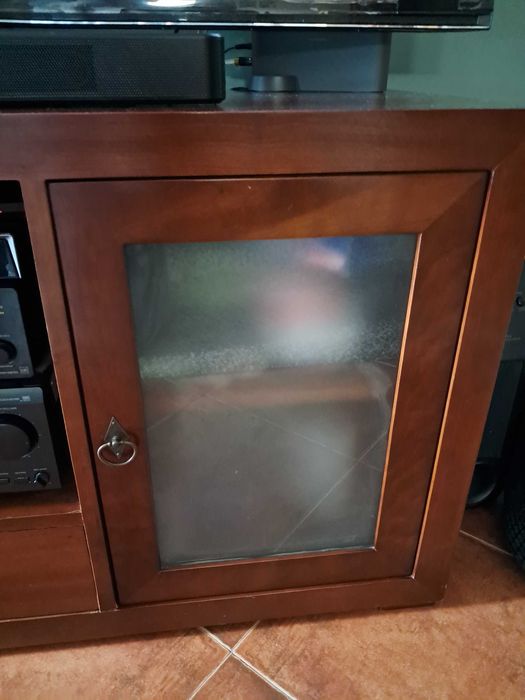 Móvel para TV em cerejeira