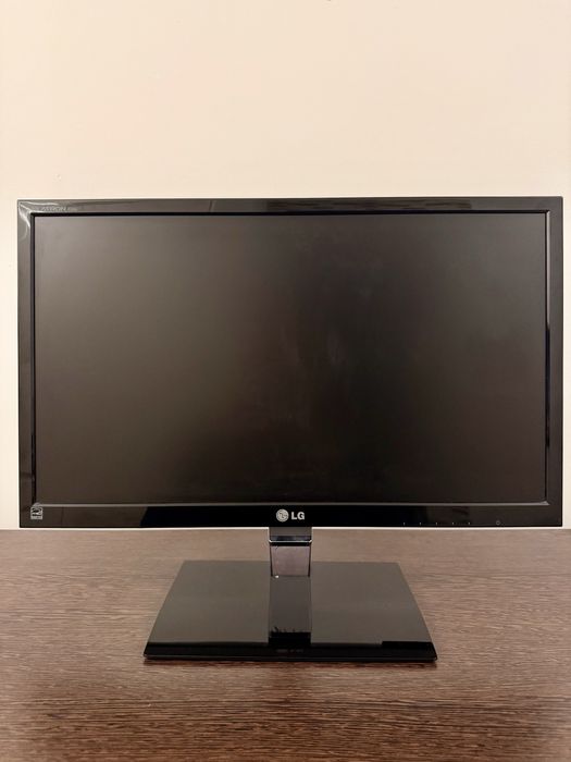 LG slim monitor LED Full HD - w pełni sprawny 22”