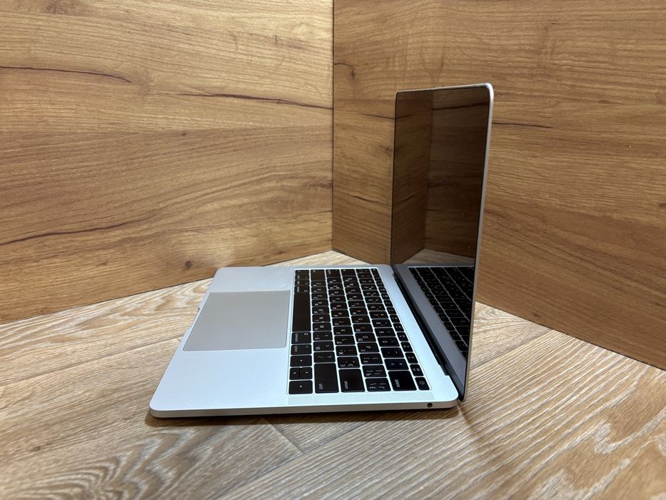 Apple MacBook Pro 13 2017 retina 8/128/i5 a1708 ноутбук