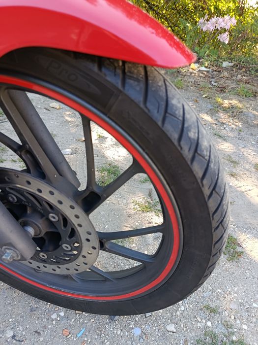 Honda 125  com 20 mil kilometros completamente nova