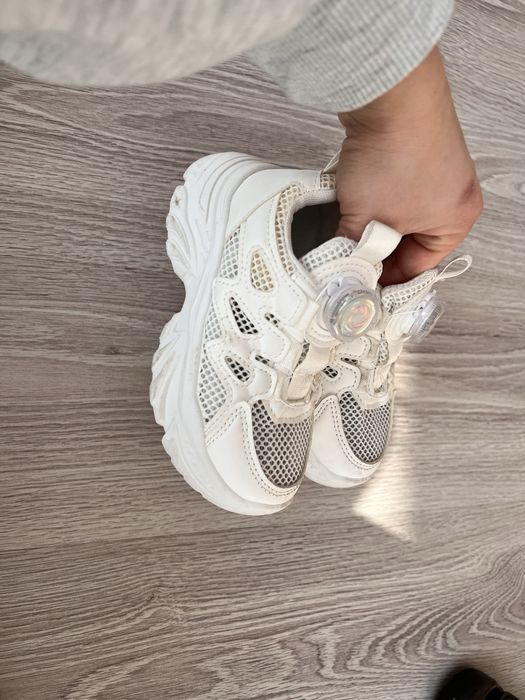 Дитяче взуття 24-26 розмір