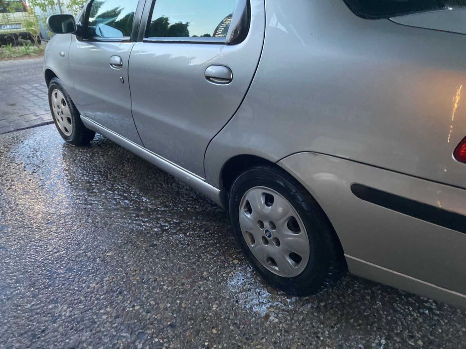 Fiat Albea 1.2 od starszej osoby gotowy do jazdy