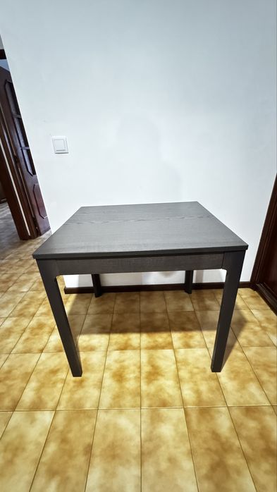 Mesa de jantar/escritório em madeira extensível