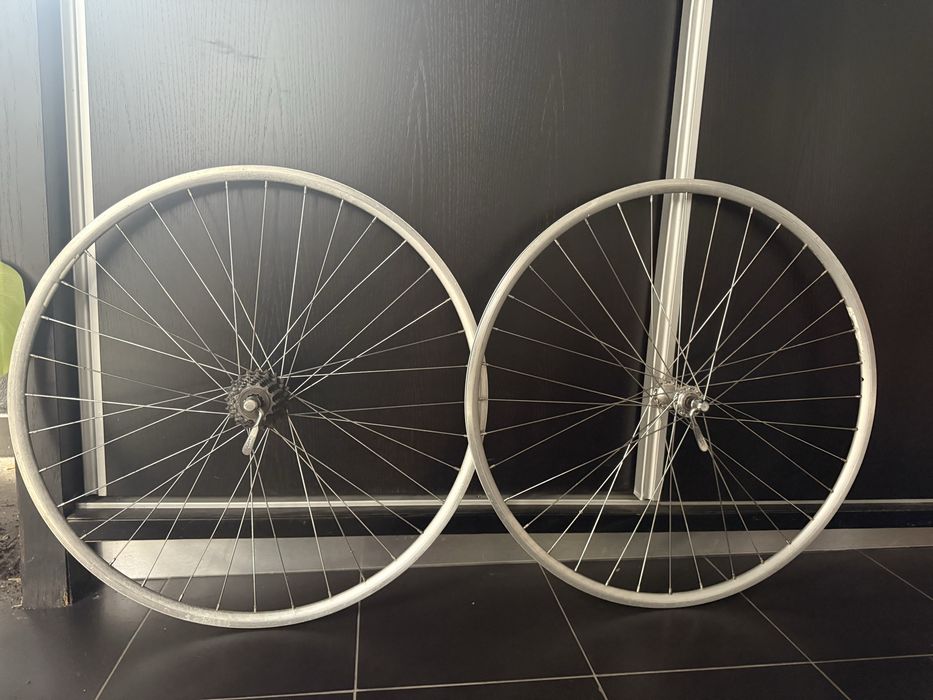 Pare de aros 28 de bicicleta de estrada em aluminio marca shimano