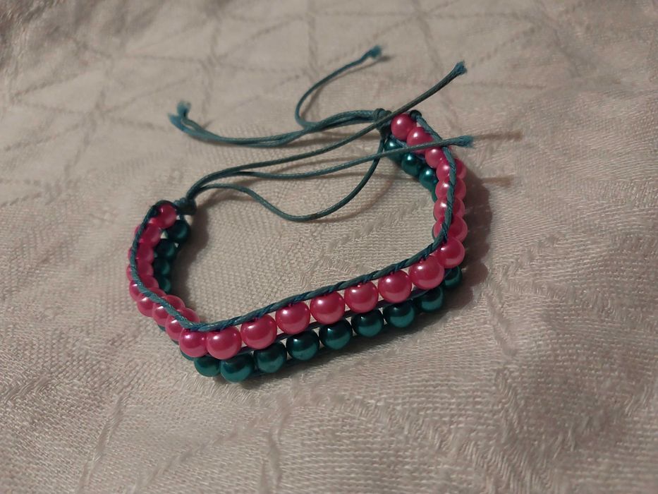 Różowo-niebieska bransoletka wiązana