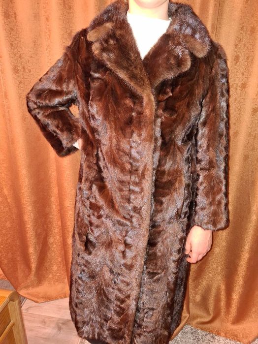 Норкова шуба натуральна, довга, гарний стан