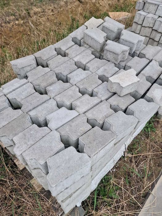 Kostka brukowa  BEHATON 8 cm  połówki , na sztuki
