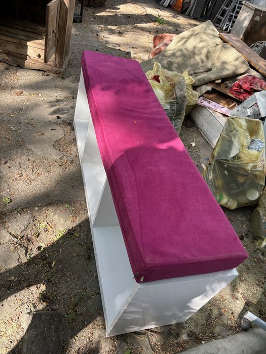 Lawka z siedziskiem i polkami 160 cm - nie IKEA
