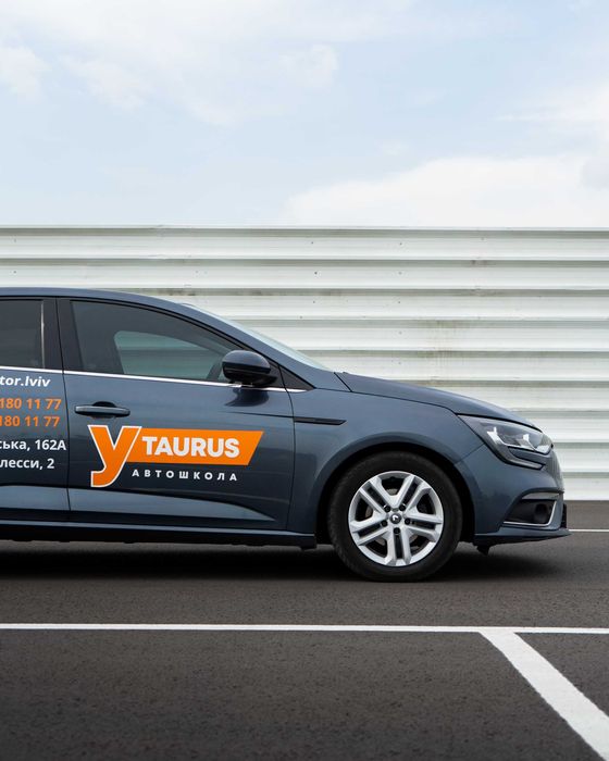 Автоінструктор Львів - інструктор з водіння - приватні уроки водіння