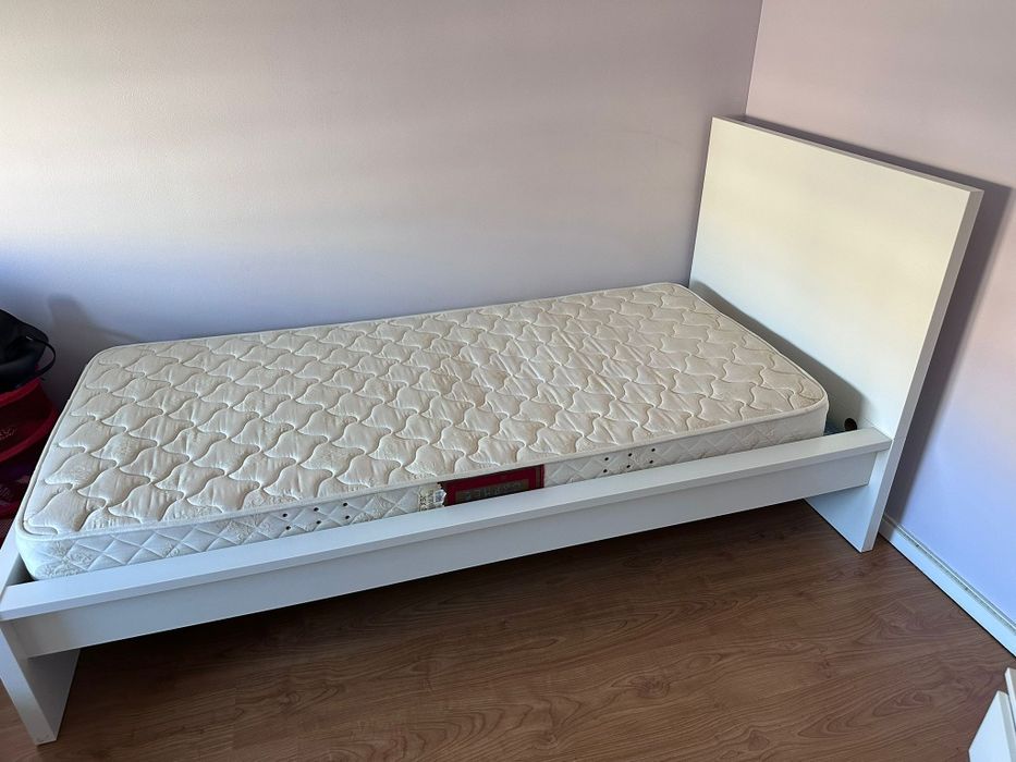 Cama solteiro como nova