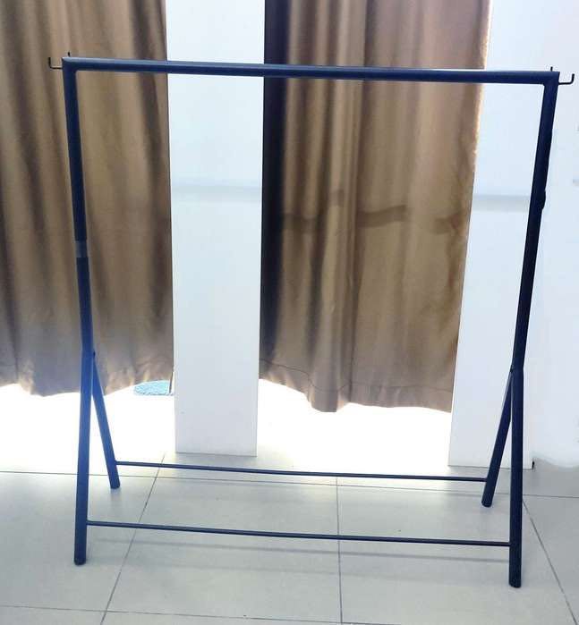 Торгове обладнання (стійки, направляючі, інше).