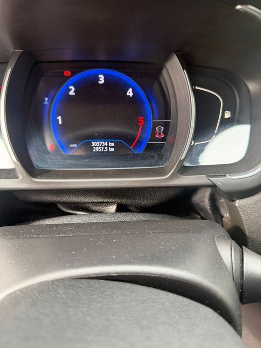 Renault grand scenic, pode ser colocado na plataforma da TVDE