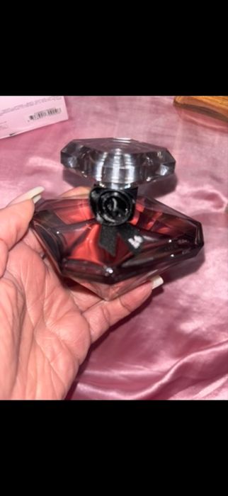 Perfume quase novo