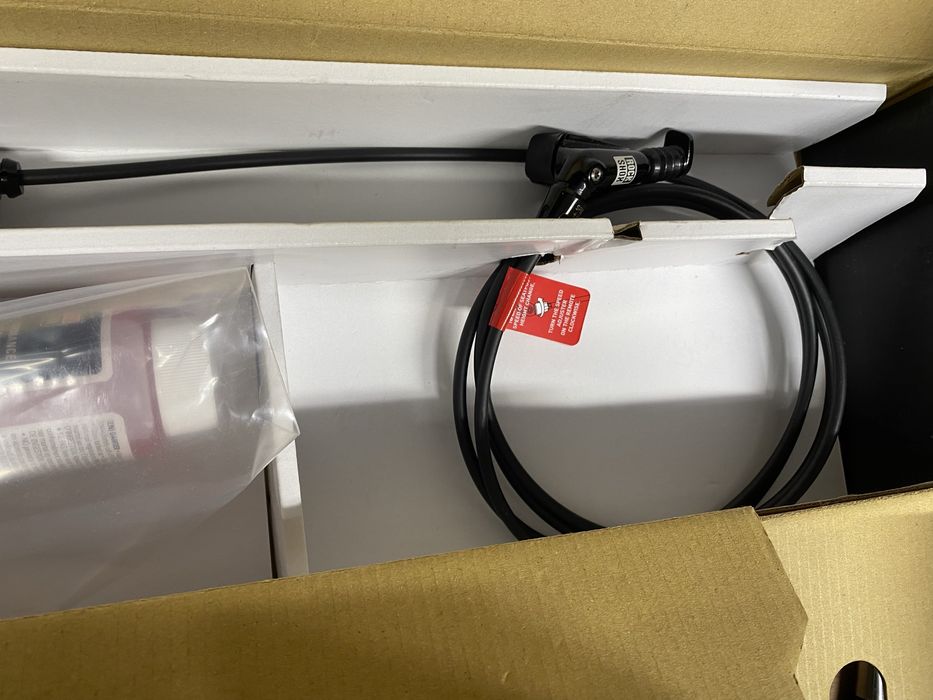 Sztyca rock shox reverb AM SP REVERB S 30.91 00 STD DIS 2000 C1