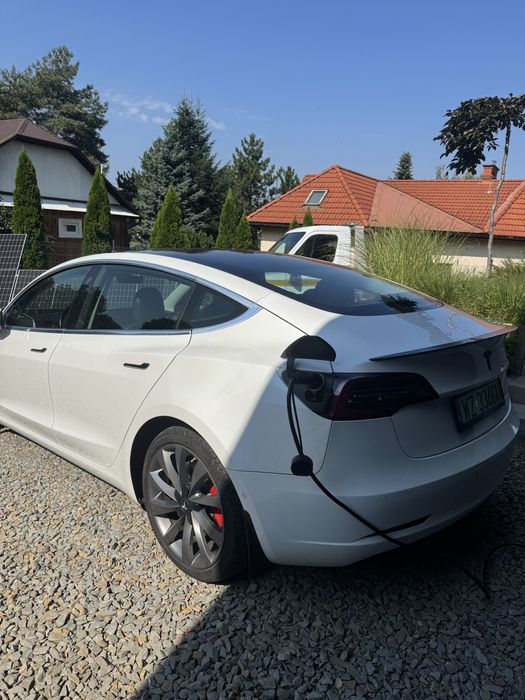 Tesla 3 performance cesja lub wykupsantander autopilot internet europa