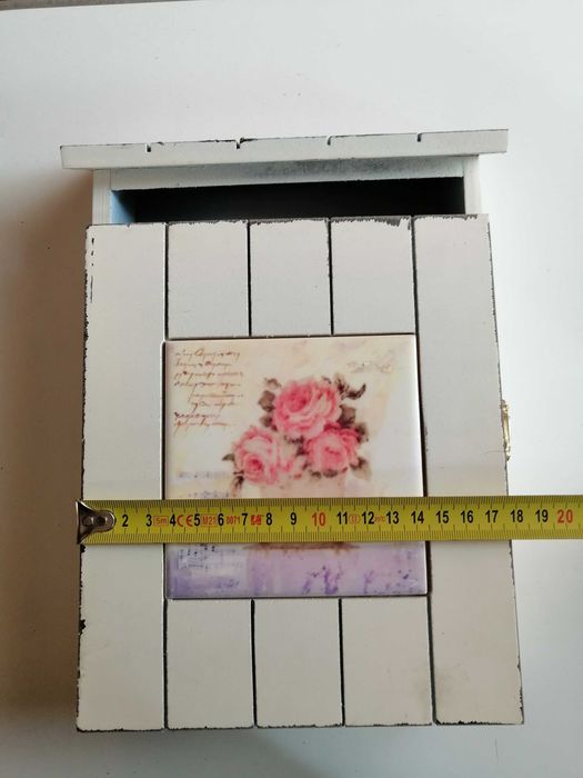 szafka na klucze drewniana