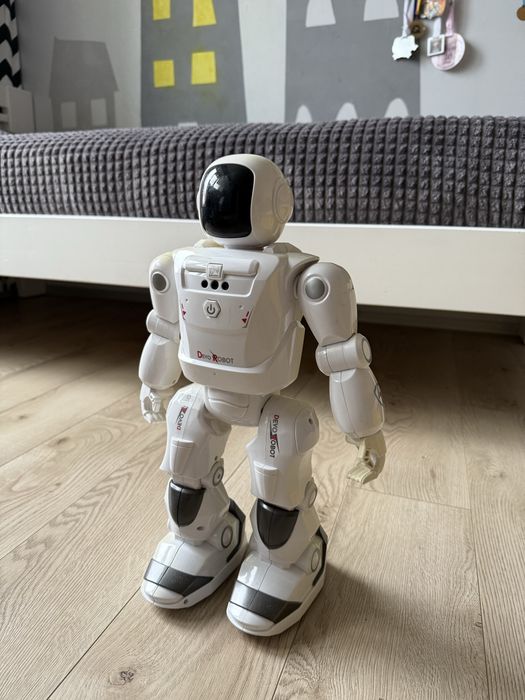 Інтерактивний робот Devo Robot
