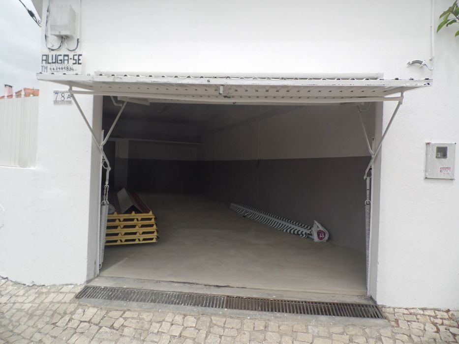 Alugo Garagem em Manique de Baixo - Cascais/Estoril
