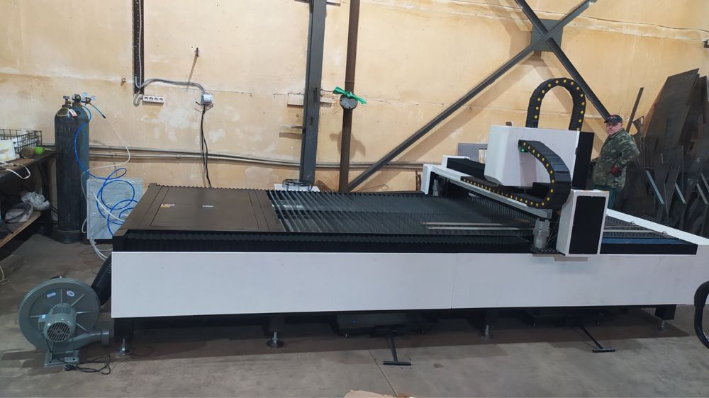 Волоконний лазер Gweike LF3015E 1500 Вт