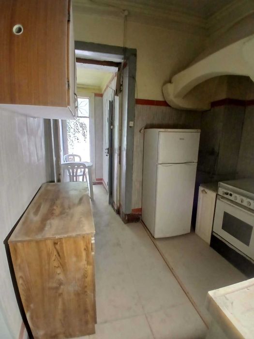 Alugo apartamento mobilado no centro da Guarda.