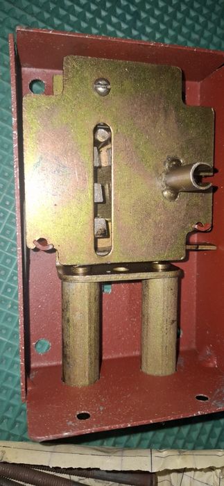 Гаражный замок жёлтые воды