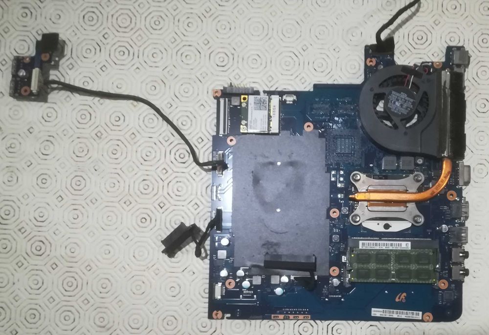 Samsung NP300E5A Portable Components434861006641571841