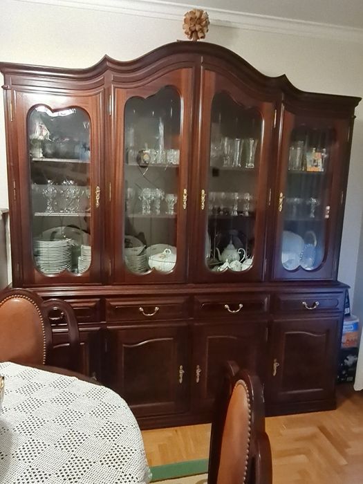 Movel da sala jantar  em mogno