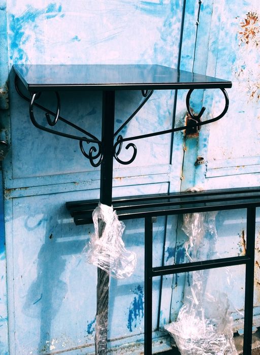 Стол лавочка скамейка на кладбище