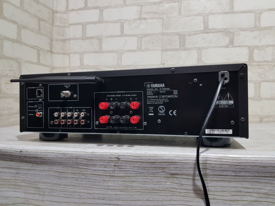 Пульт! Стерео ресивер YAMAHA R-N303D+1, *2x100, Wi-Fi, Bluetooth, AirPlay б/у