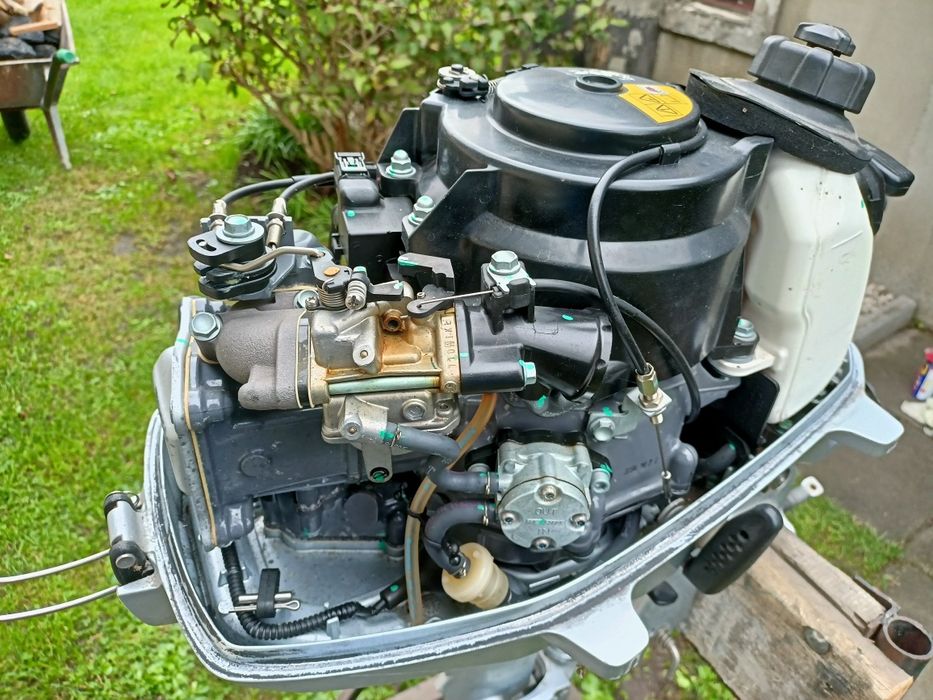 Sprzedam silnik zaburtowy Honda 6 km.