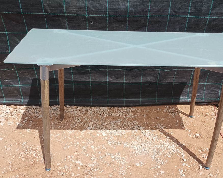 Mesa c/ tampo de vidro