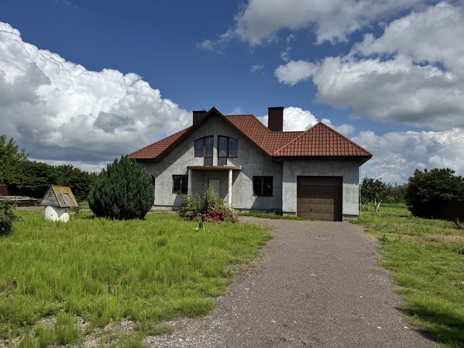 Продаж / будинок / коробка : с. Мощена/ 2 км від міста