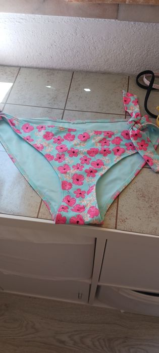 Biquíni t.M,L por 9€ e 4€