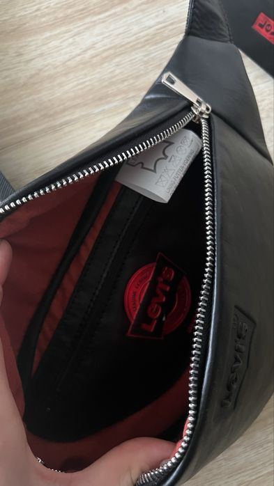Бананка сумка чоловіча  натуральна шкіра levis