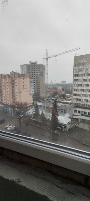 Продаж великої однокімнатної квартири в центрі міста. Галя