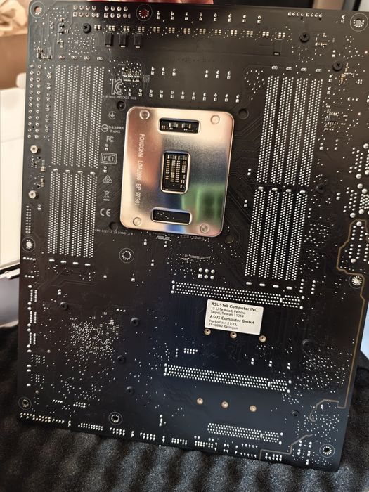 Материнська плата ASUS Pro WS C422-ACE (s2066, Intel C422, PCI-Ex16)