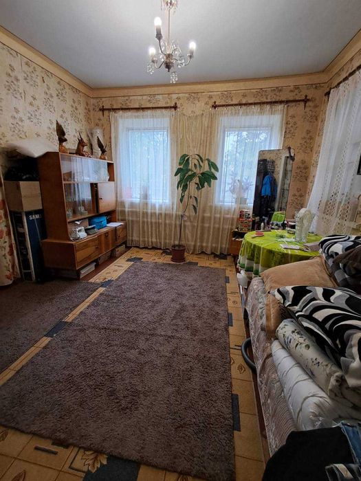Продам 4-х комнатный дом, Земли 6  соток,  гараж. Победа-6