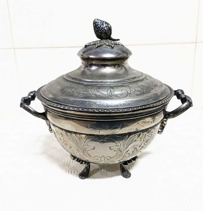 Taça antiga em casquinha de prata