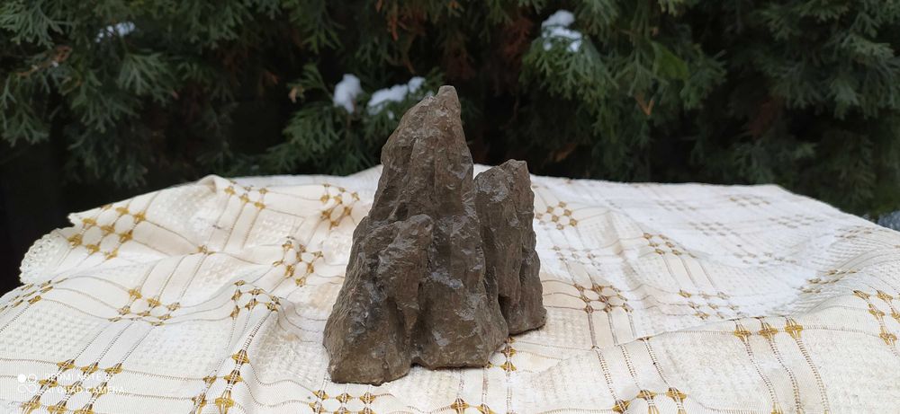 Skała do terrarium-miniaturowa góra.