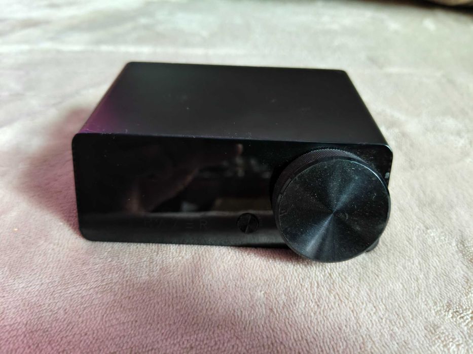 Razer kraken v4 PRO Док станция для наушников