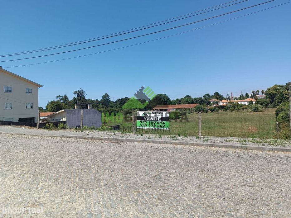 Terreno p/ construção em Paços de Brandão