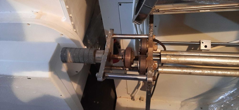 Automat pakujący pionowy