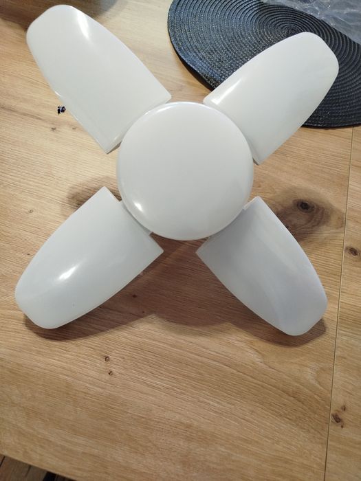 Lampa garażowa składana